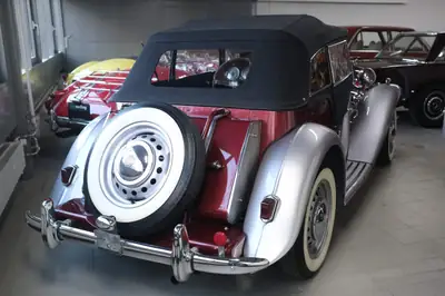 MG TD MK II 1952 — Cabriolet classique d'époque, restauration exemplaire, rarité 1/1700 — intérieur