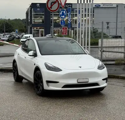 Tesla Model Y RWD 2023 — SUV électrique premium, 61'000 km seulement — Außenansicht