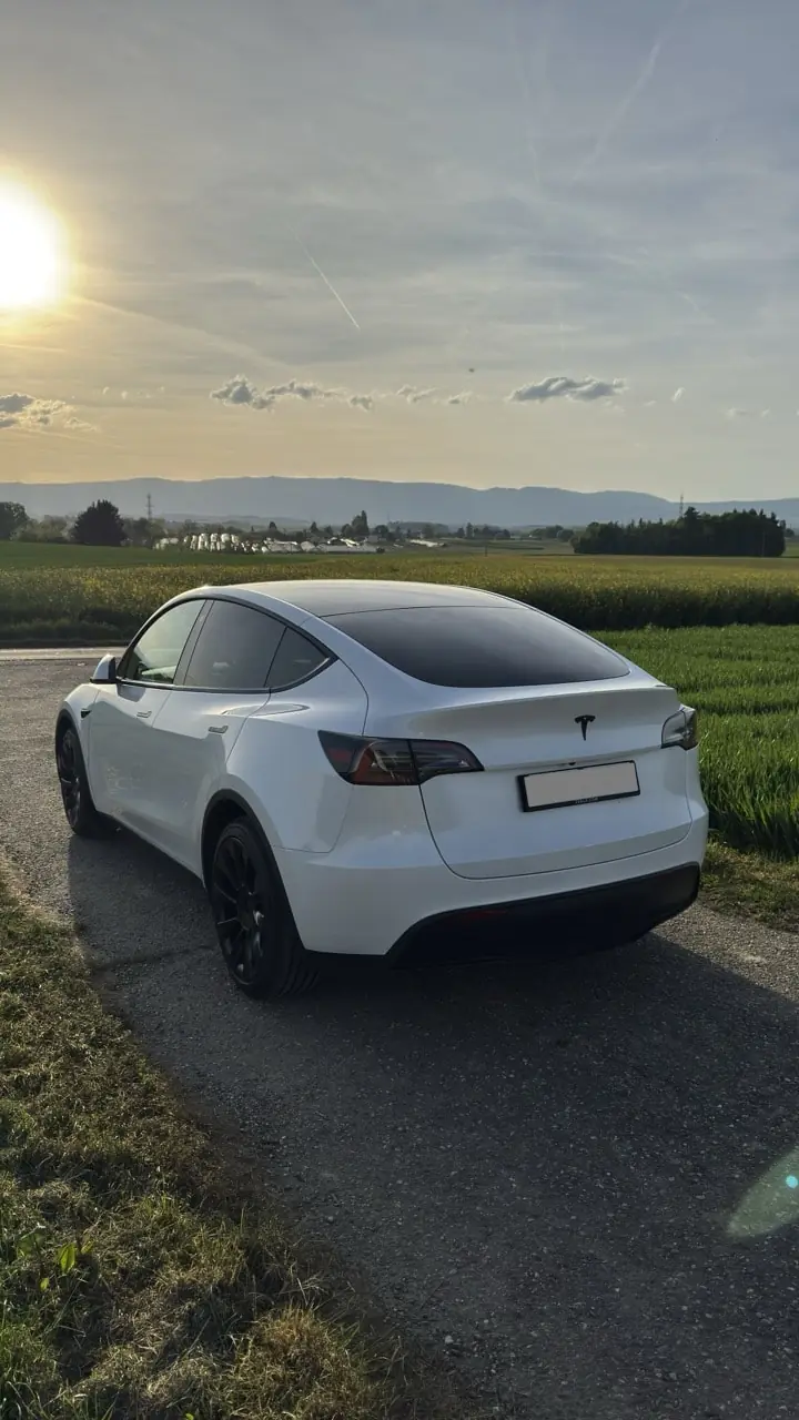 Tesla Model Y 2023 occasion Bussigny — 4