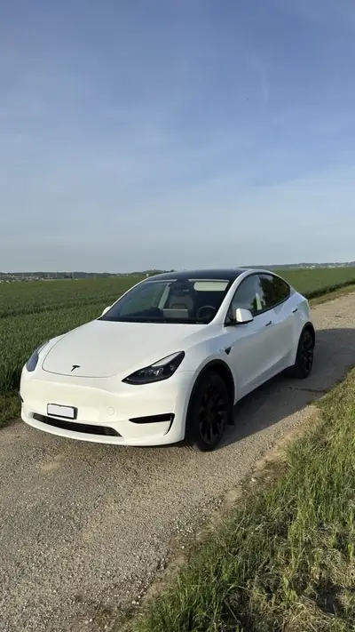 Tesla Model Y RWD 2023 — SUV électrique premium, 61'000 km seulement — Miniatur 7