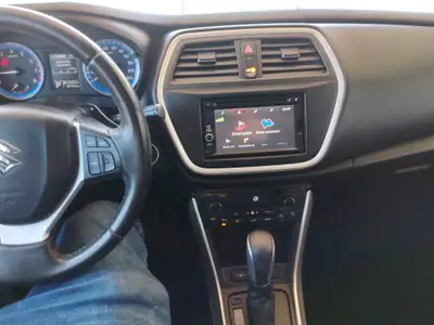 Suzuki S-Cross 1.6 16V 4WD CVT — SUV polyvalent, entretien impeccable, sans sinistre — Thumbnail 15