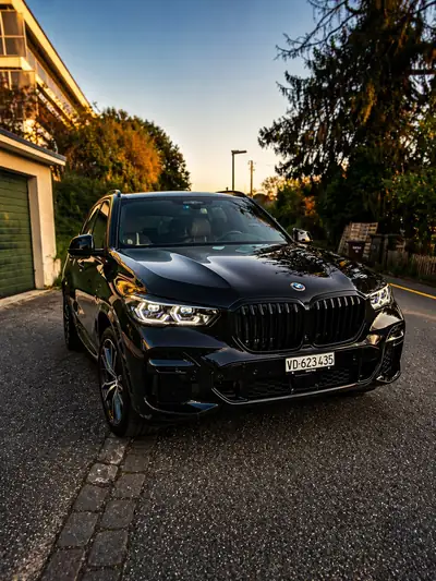 BMW X5 xDrive 40d Steptronic Sport — SUV premium diesel 340 ch, pack M complet — vue extérieure