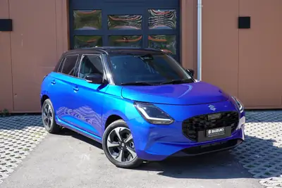 Suzuki Swift 1.2 Hybrid CVT 2026 — Citadine économe avec technologie hybride et sièges chauffants — vue extérieure
