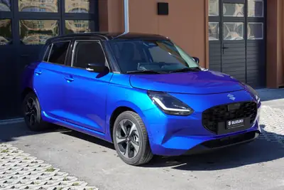 Suzuki Swift 1.2 Hybrid CVT 2026 — Citadine économe avec technologie hybride et sièges chauffants — arrière
