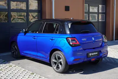 Suzuki Swift 1.2 Hybrid CVT 2026 — Citadine économe avec technologie hybride et sièges chauffants — Miniature 10