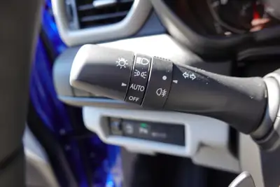 Suzuki Swift 1.2 Hybrid CVT 2026 — Citadine économe avec technologie hybride et sièges chauffants — Miniature 14