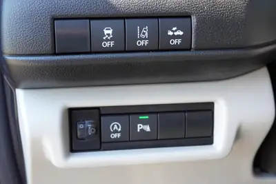 Suzuki Swift 1.2 Hybrid CVT 2026 — Citadine économe avec technologie hybride et sièges chauffants — Miniature 19
