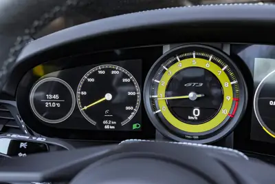 Porsche 911 GT3 Schaltgetriebe — Légendaire sportive à boîte manuelle, 65 km au compteur — Thumbnail 17