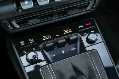 Porsche 911 GT3 Schaltgetriebe — Légendaire sportive à boîte manuelle, 65 km au compteur — Thumbnail 22