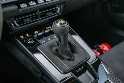 Porsche 911 GT3 Schaltgetriebe — Légendaire sportive à boîte manuelle, 65 km au compteur — Thumbnail 23