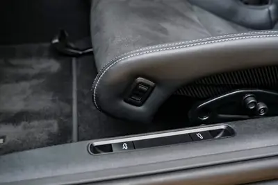 Porsche 911 GT3 Schaltgetriebe — Légendaire sportive à boîte manuelle, 65 km au compteur — Thumbnail 31