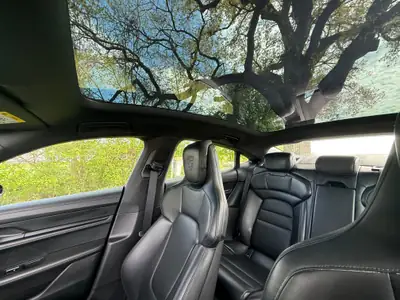 Porsche Taycan 4S — Berline électrique haute performance, 145'000 km seulement — dettaglio