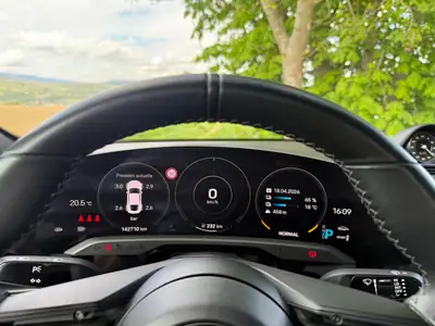 Porsche Taycan 4S — Berline électrique haute performance, 145'000 km seulement — interni