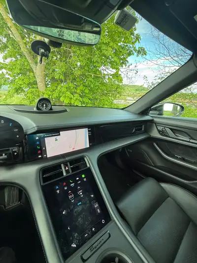Porsche Taycan 4S — Berline électrique haute performance, 145'000 km seulement — cruscotto