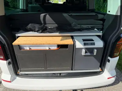 VW T6.1 California 2.0 Bi-TDI Beach Liberty — Camping-car premium 7 places, faible kilométrage — Heckansicht