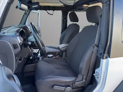 Jeep Wrangler 2.8 CRD Sport — Mythique 4x4 diesel, sans accident, 2 capots inclus — Thumbnail 9
