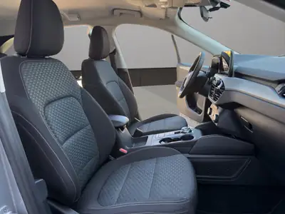 Ford Kuga 2.0 TDCi EcoBlue 4WD — SUV robuste, diesel économe et équipé — Thumbnail 17