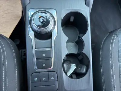 Ford Kuga 2.0 TDCi EcoBlue 4WD — SUV robuste, diesel économe et équipé — Thumbnail 23