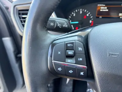 Ford Kuga 2.0 TDCi EcoBlue 4WD — SUV robuste, diesel économe et équipé — Thumbnail 25