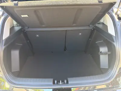 Hyundai Bayon 1.0 T-GDi Amplia DCT — SUV compact économique avec 5 ans de garantie — Miniatura 14
