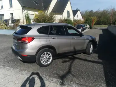 BMW X1 sDrive 18i Steptronic — SUV compact urbain, entretien réduit, 51 000 km — détail