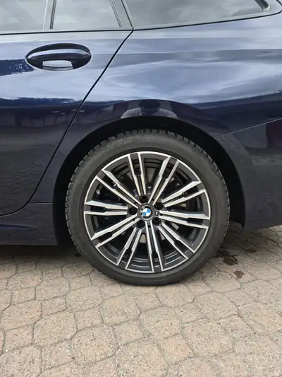 BMW 330e xDrive Touring M Sport Pro — Hybride rechargeable sportif, 60 000 km, finition maximale — detail