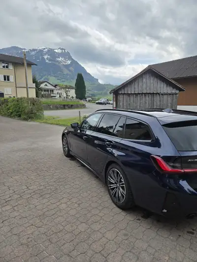 BMW 330e xDrive Touring M Sport Pro — Hybride rechargeable sportif, 60 000 km, finition maximale — dashboard