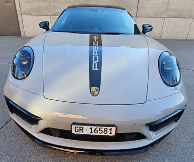 Porsche 911 Carrera 4 GTS PDK — Sportive allemande, direction arrière et châssis Aerokit — Innenraum