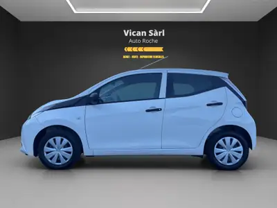 Toyota Aygo 1.0 VVT-i X 2017 — Citadine fiable, très peu kilométrée, première main — dashboard