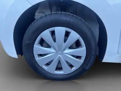 Toyota Aygo 1.0 VVT-i X 2017 — Citadine fiable, très peu kilométrée, première main — Thumbnail 9