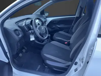 Toyota Aygo 1.0 VVT-i X 2017 — Citadine fiable, très peu kilométrée, première main — Thumbnail 12