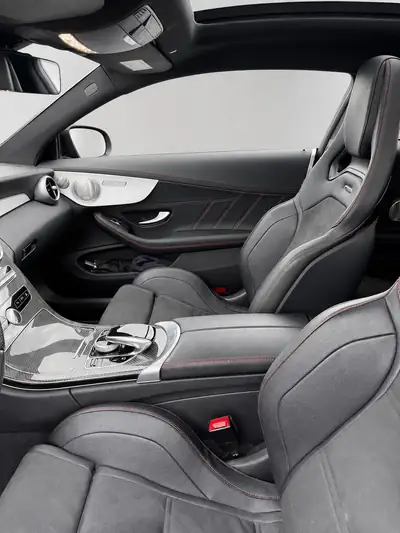 Mercedes-AMG C 43 Coupé — 390 ch, 4Matic sportive et élégante — Armaturenbrett