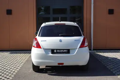 Suzuki Swift 1.2i 16V — Citadine fiable, premier propriétaire, état impeccable — Miniature 9
