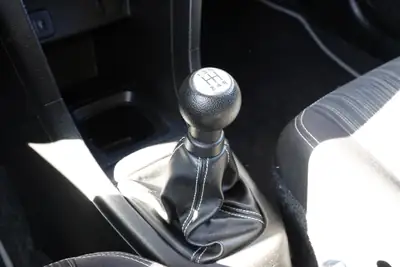 Suzuki Swift 1.2i 16V — Citadine fiable, premier propriétaire, état impeccable — Miniature 15