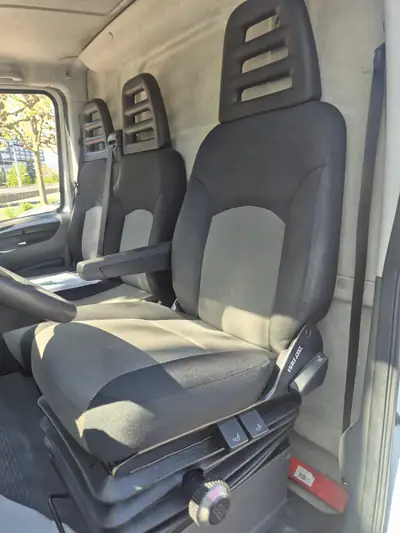 IVECO EcoDaily 35 C 13 V — Utilitaire diesel fiable, 151 000 km, sans sinistre — detail
