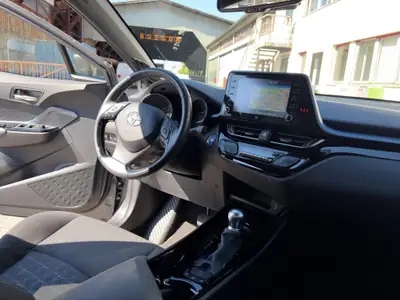 Toyota C-HR 1.8 HSD Comfort — Hybride performant, 38'000 km, design affirmé — Miniatura 14
