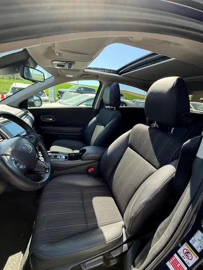 Honda HR-V 1.5i-VTEC Executive CVT — Compact SUV polyvalent, 58'000 km seulement — dashboard