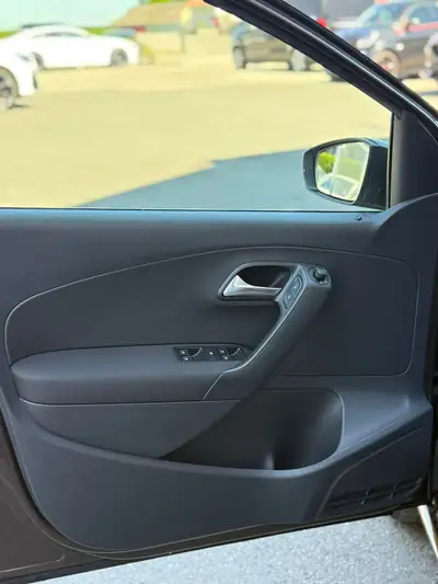 VW Polo 1.2 TSI Comfortline — Citadine fiable, 1ère main, garantie — Miniatura 23