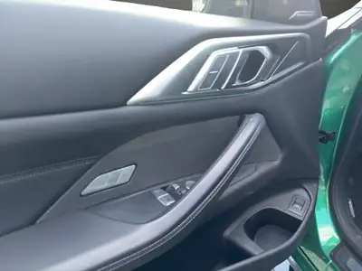 BMW M4 Coupé Competition M xDrive 2023 — Performance brute et technologie d'exception — Miniatur 11