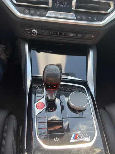 BMW M4 Coupé Competition M xDrive 2023 — Performance brute et technologie d'exception — Miniatur 22