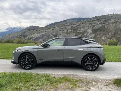DS 4 1.6 E-Tense Cross Rivoli — Hybride rechargeable 225 ch, 93 000 km seulement — Armaturenbrett
