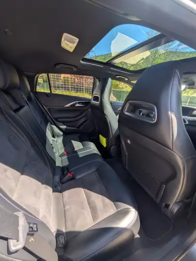Infiniti Q30 1.6T Sport — Turbo premium, 1er propriétaire, état impeccable — vista posteriore