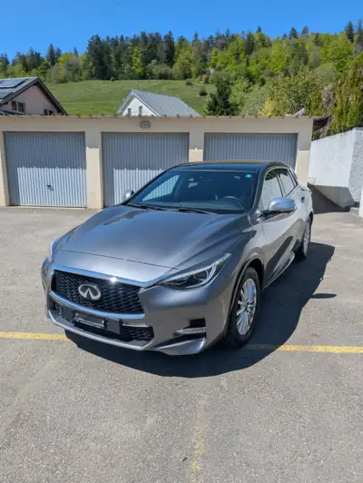 Infiniti Q30 1.6T Sport — Turbo premium, 1er propriétaire, état impeccable — vista esterna
