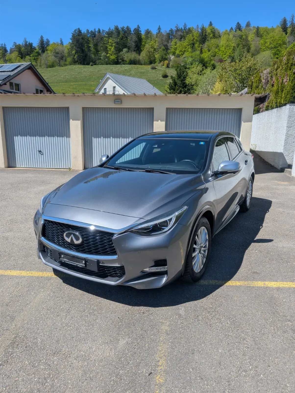 Infiniti Q30 1.6T Sport — Turbo premium, 1er propriétaire, état impeccable — vista esterna
