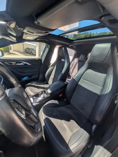 Infiniti Q30 1.6T Sport — Turbo premium, 1er propriétaire, état impeccable — cruscotto