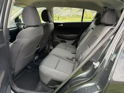 Kia Sportage 1.6 T-GDi 4WD — SUV polyvalent, 120'000 km, garantie 12 mois — Miniature 20