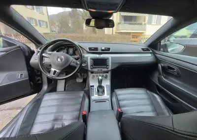 VW Passat CC 2.0 TDI BlueMotion — Élégance coupé, motorisation économe et fiable — cruscotto