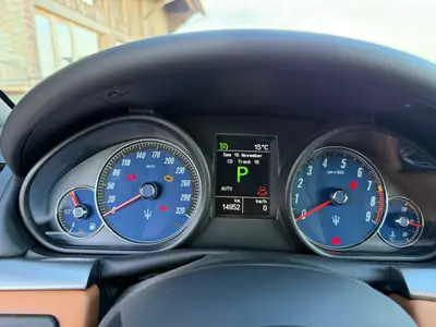 Maserati GranCabrio 2017 — Cabriolet italien 460 ch, seulement 15'000 km — Armaturenbrett