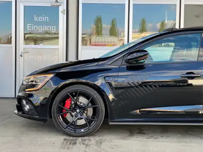 Renault Mégane R.S. Ultime 300 EDC — Performance 300 ch, État collection, Très faible kilométrage — détail