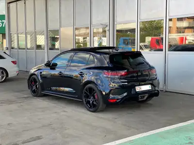 Renault Mégane R.S. Ultime 300 EDC — Performance 300 ch, État collection, Très faible kilométrage — tableau de bord